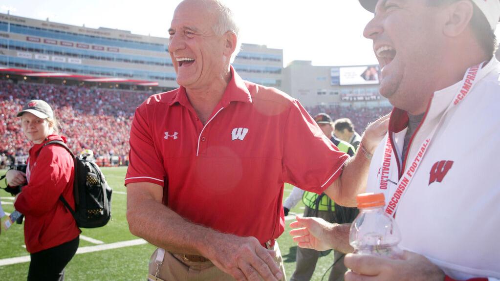 Polzin: Wisconsin football vs. Oregon a mismatch on paper and at the bank